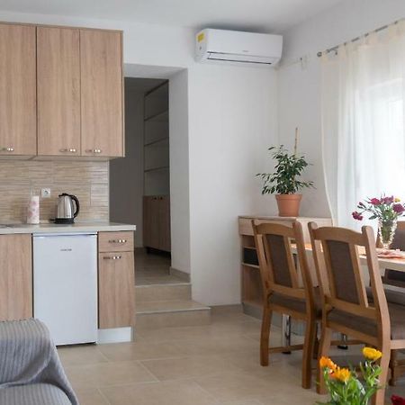 Apartments Tri Mora Ražanac Kültér fotó