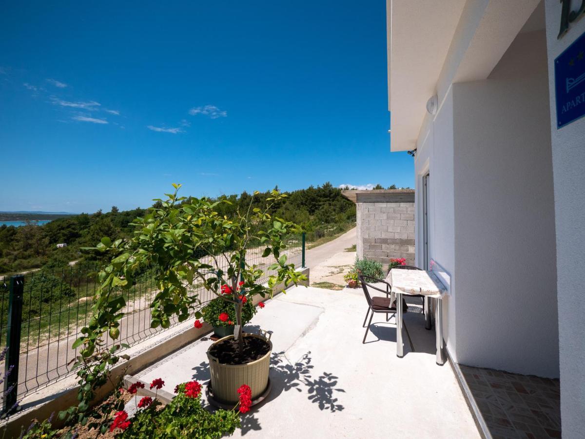 Apartments Tri Mora Ražanac Kültér fotó