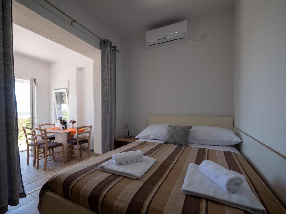Apartments Tri Mora Ražanac Kültér fotó
