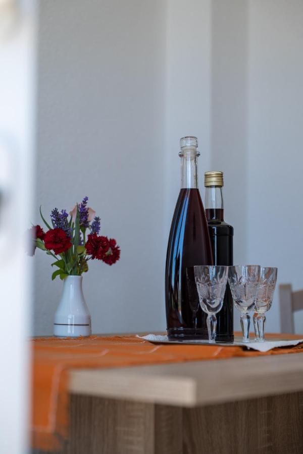 Apartments Tri Mora Ražanac Kültér fotó