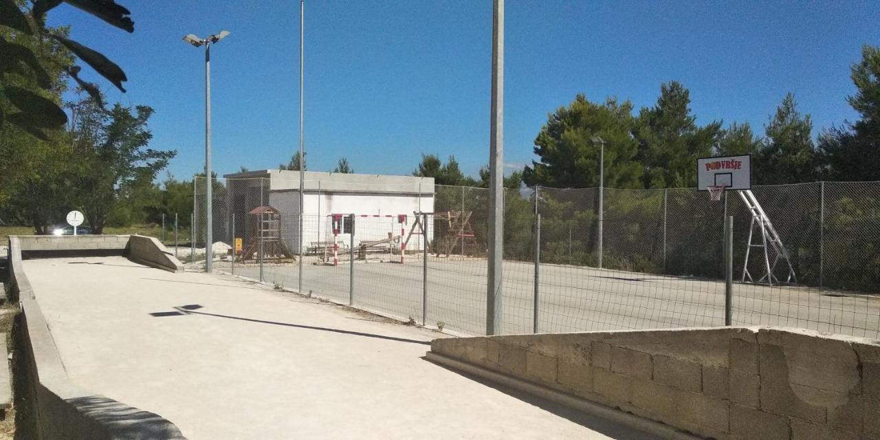 Apartments Tri Mora Ražanac Kültér fotó