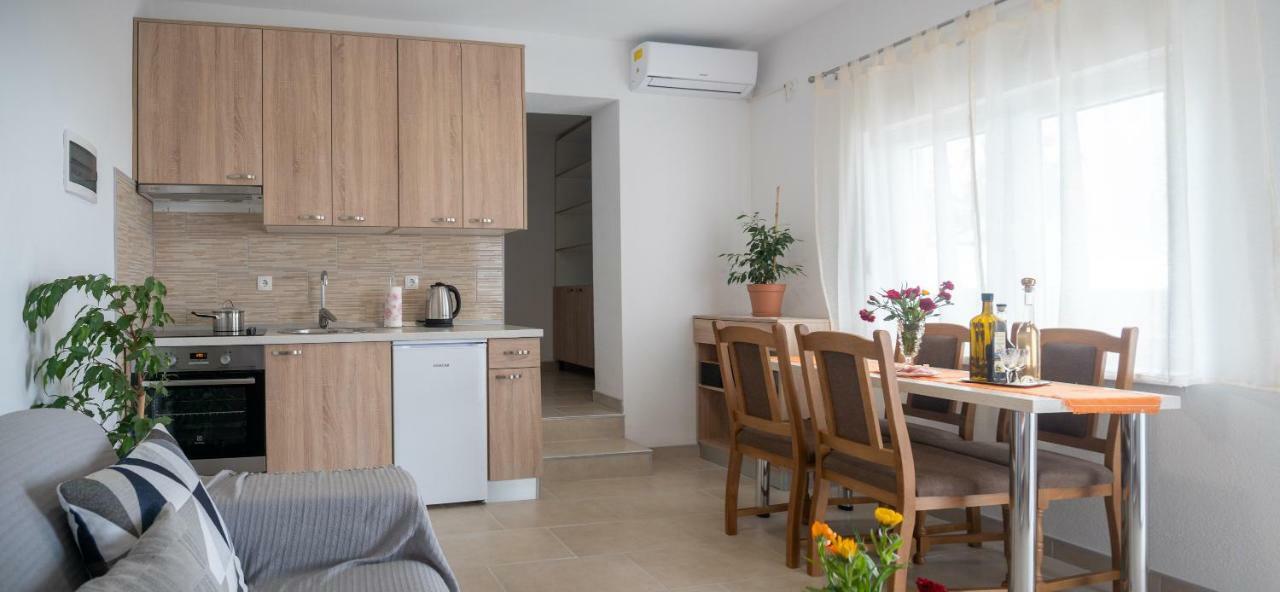 Apartments Tri Mora Ražanac Kültér fotó