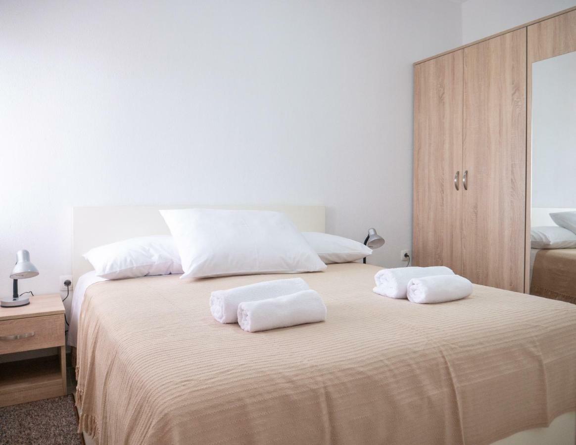 Apartments Tri Mora Ražanac Kültér fotó