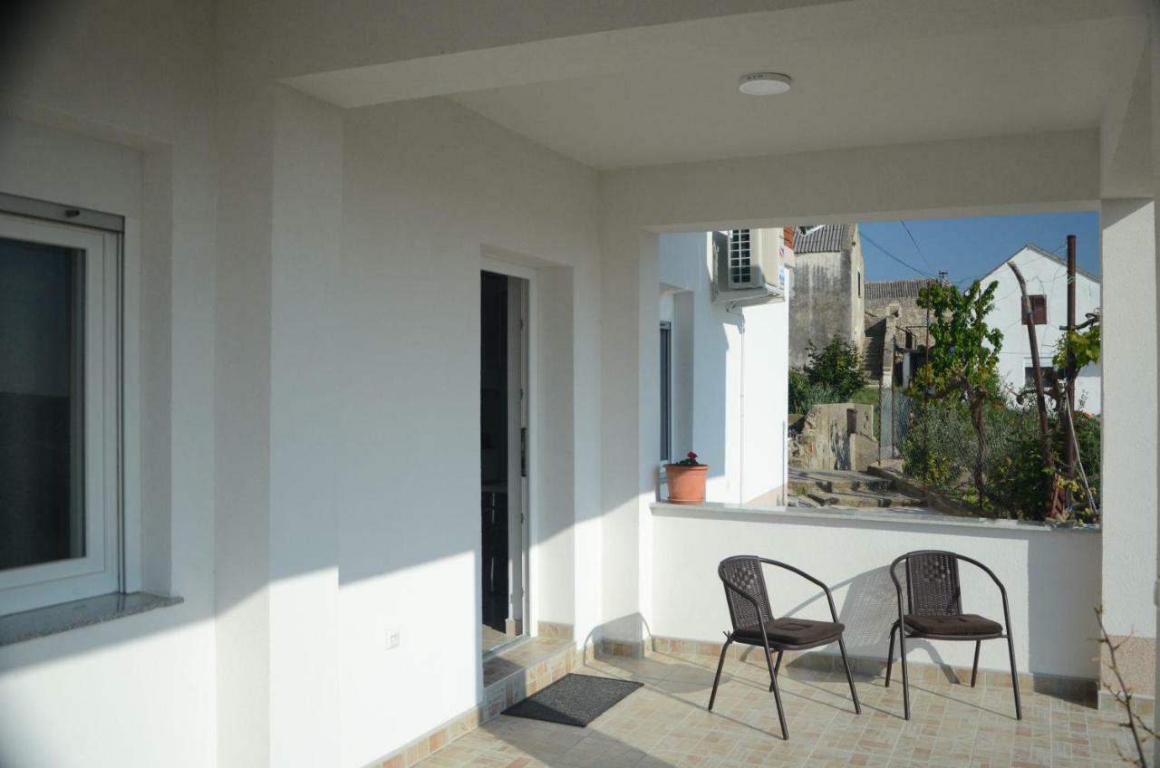 Apartments Tri Mora Ražanac Kültér fotó
